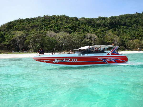 Phuket Speed Boat Charter 2 Engine