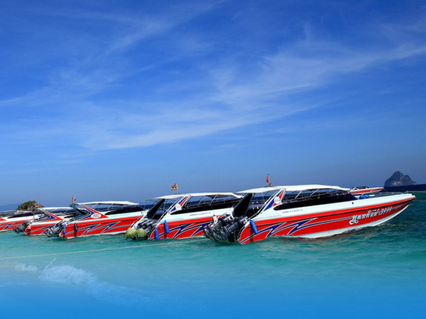 Phuket Speed Boat Charter 2 Engine